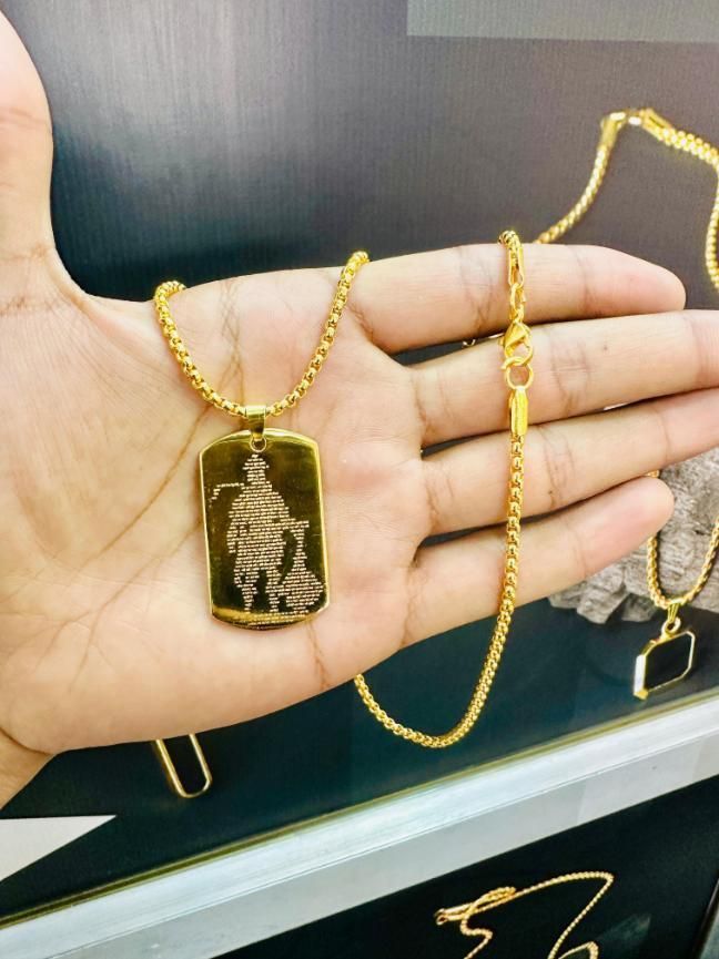 Golden Hanuman Chalisha Pendant with Chain uy3ef4-zd